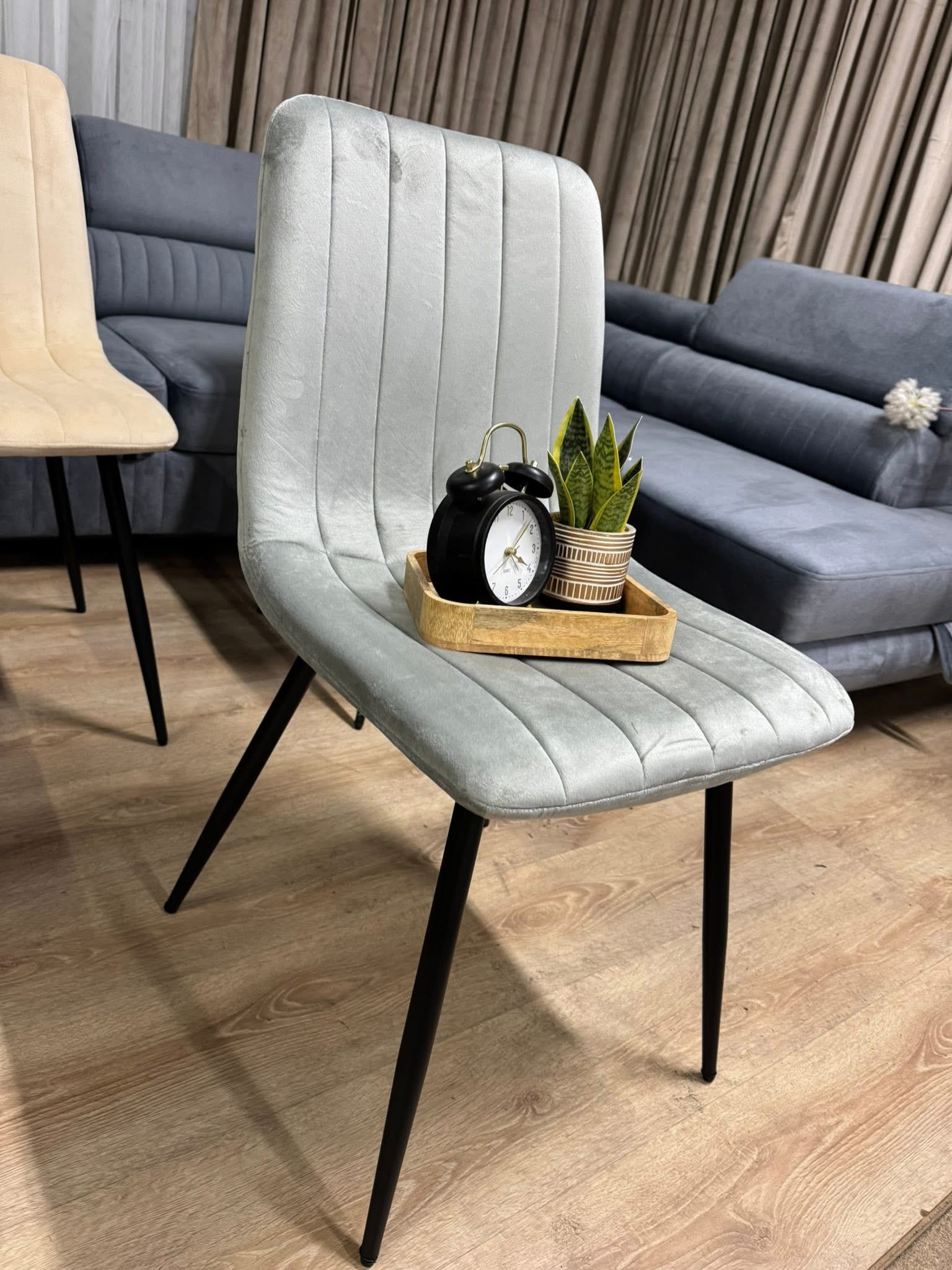 Krzesło tapicerowane welur velvet - obrazek 2